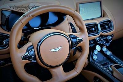 Aston Martin Vantage Roadster 4.0L 515 HP